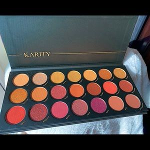 NEW KARITY PICANTE EYESHADOW PALLET